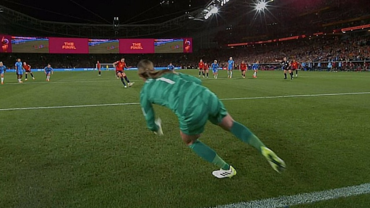 Mary Earps made up for Brazil's stoppage-time equalizer with crucial save  in the penalty shootout 🧤 in 2023