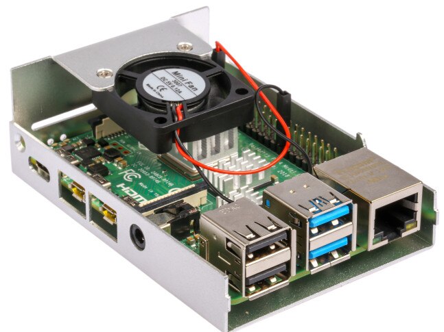 Raspberry Pi 4B computer and its fan installation