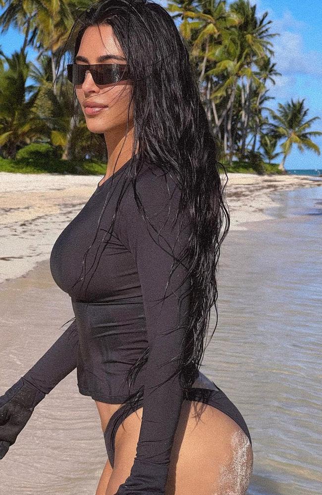 Kim didn’t address the chatter about the apparent Photoshop fail.