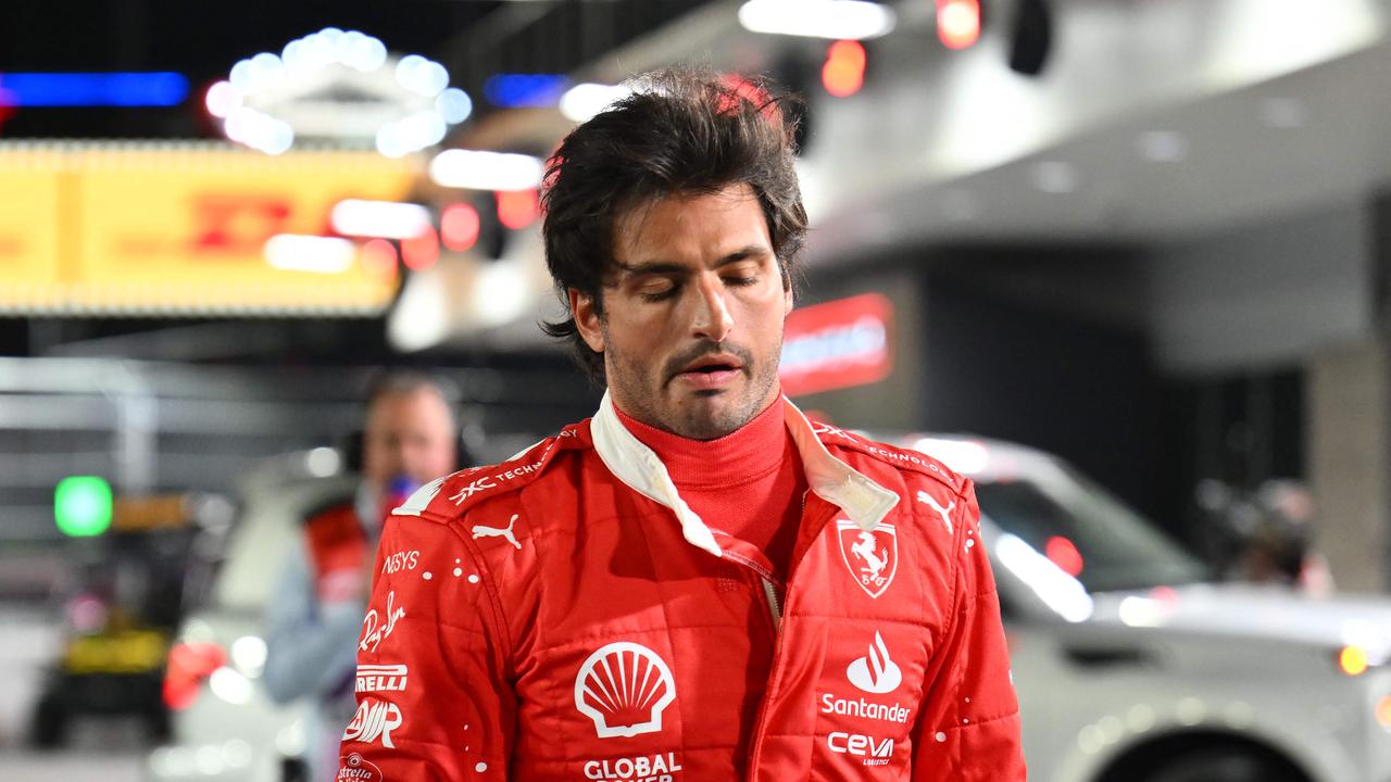 Sainz wasn’t happy. Photo by ANGELA WEISS / AFP