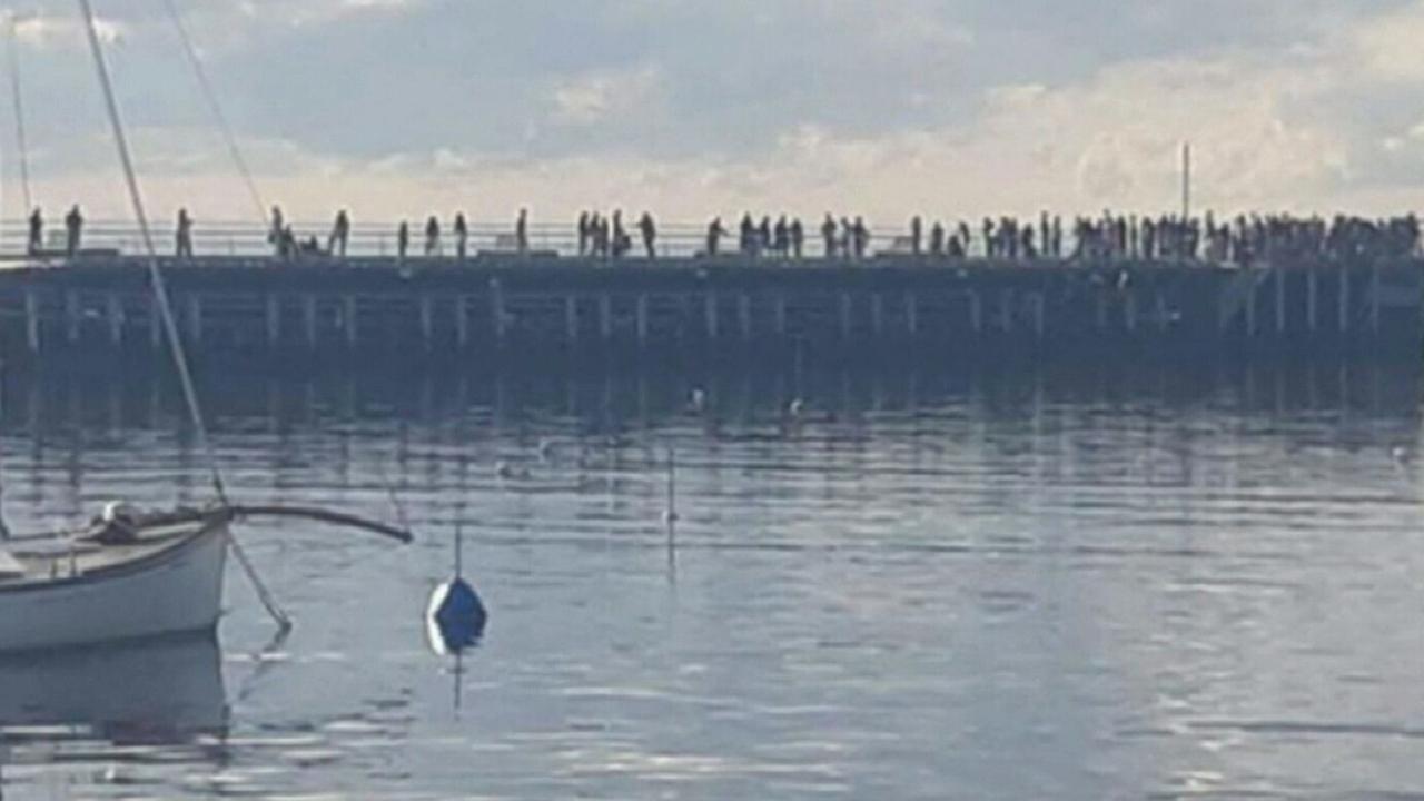 Victoria lockdown Photo of crowd at Mornington Peninsula sparks fury