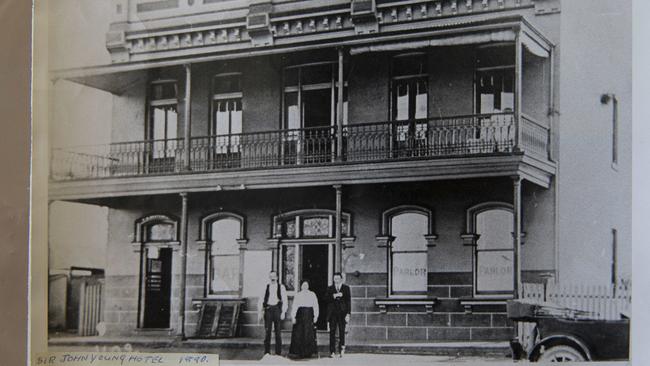 The Collingwood Hotel in the 1930s.