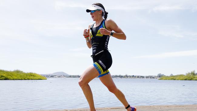 Annabel Luxford is one of the best runners in the sport but pulled out of the Hawaii ironman on the final leg.