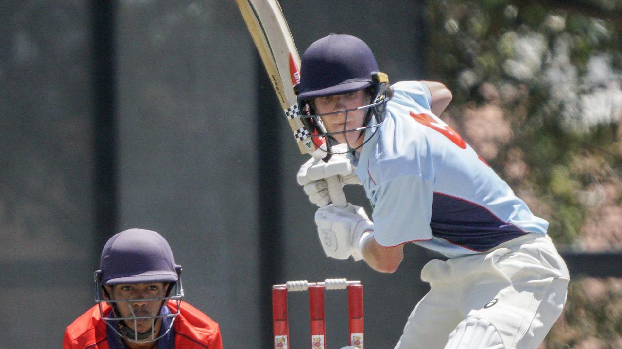 Keeper Shaun Thomas and Cooper Rojko batting for the Breakers. Picture: Valeriu Campan