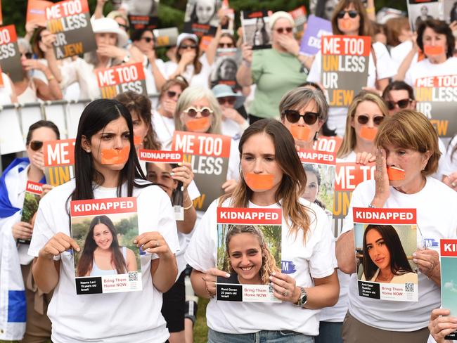 More than 1000 women attended the vigil in Elsternwick