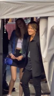 Celebrity couple surprises Taylor Swift fans
