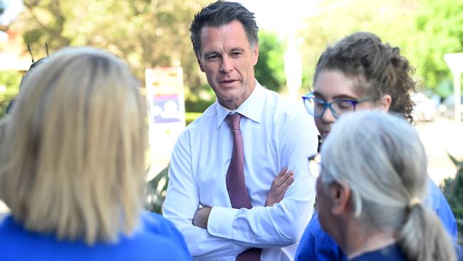 Labor leader Chris Minns meets with nurses and midwives. Picture: NCA NewsWire / Jeremy Piper