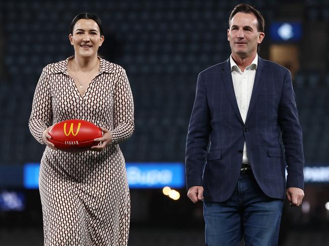 Laura Kane with AFL boss Andrew Dillon at Marvel Stadium.