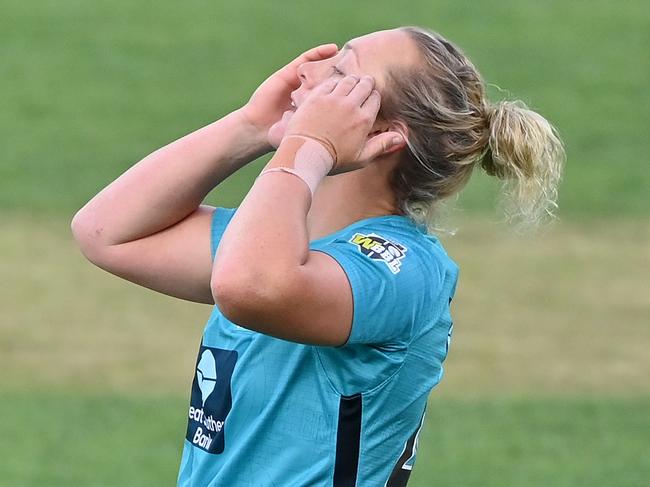 HOBART, AUSTRALIA - OCTOBER 19: Nicola Hancock of the Heat reacts during the Women's Big Bash League match between the Brisbane Heat and the Perth Scorchers at Blundstone Arena, on October 19, 2021, in Hobart, Australia. (Photo by Steve Bell/Getty Images)