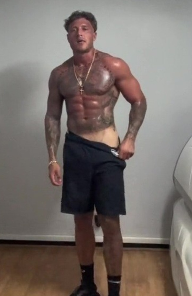 The bloke – who was compared to Stephen Bear due to his looks – uses nasal sprays to make his complexion even darker. Picture: TikTok/@godarkertanning_official