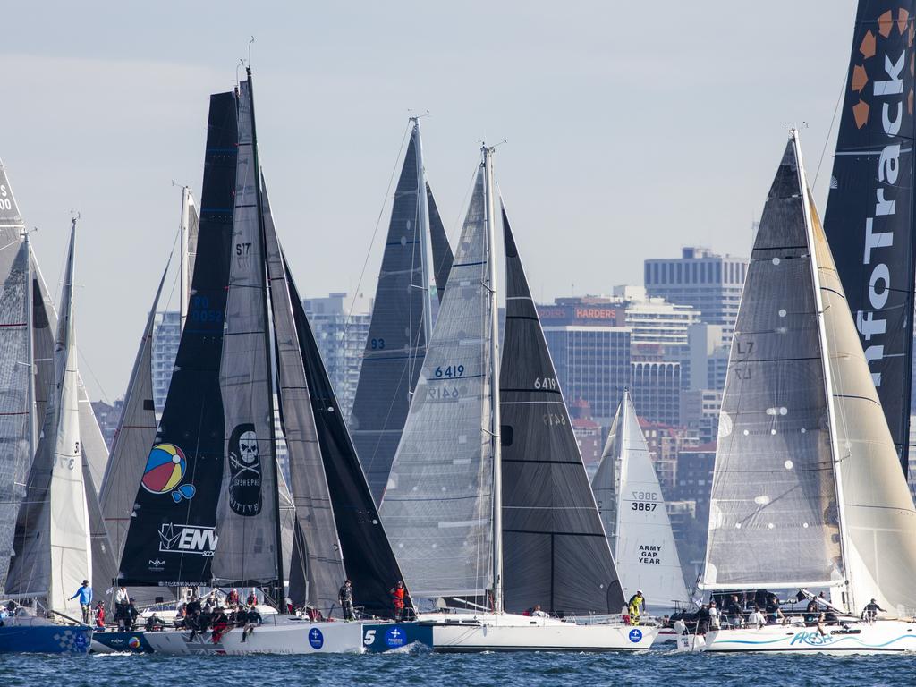 yacht race start line