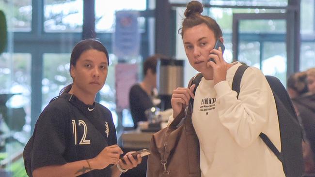 Matildas players Sam Kerr and Mackenzie Arnold at the leadership workshop.