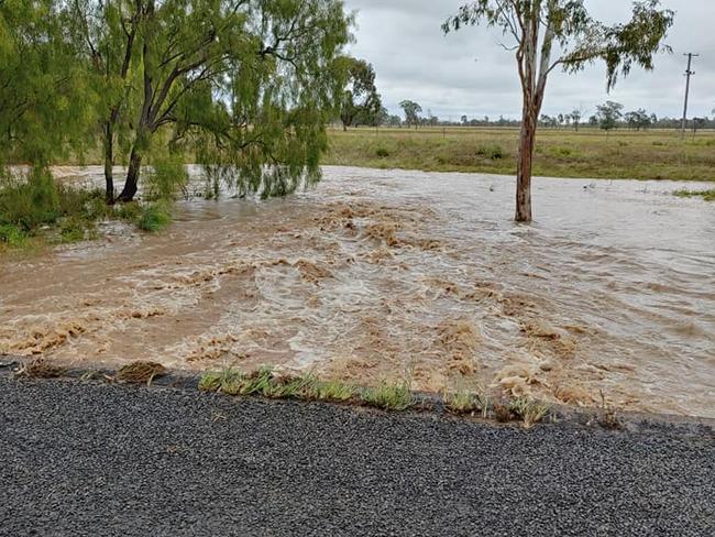 More rain forecast as storms bring flash flooding to Darling Downs