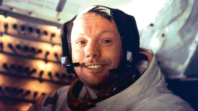 First Man On Moon Neil Armstrong Dies At Age 82 Au