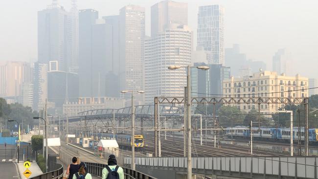 Thick smoke in Melbourne this morning. Picture: Michael Klein.