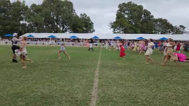 Women's dash at Pop Up Polo