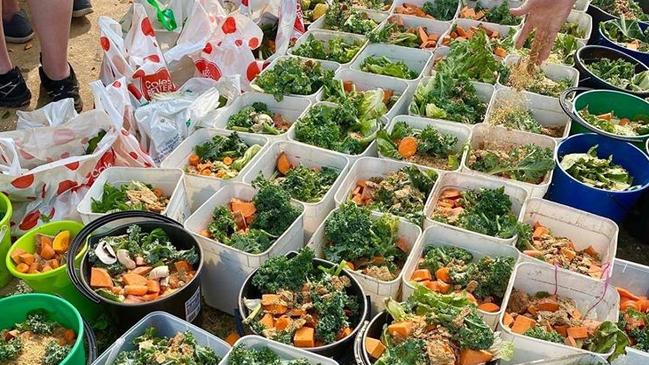Hundreds of volunteers joined Central Coast Wildlife Search and Rescue, putting together boxes of fruit and distributing water drums to fire affected areas.