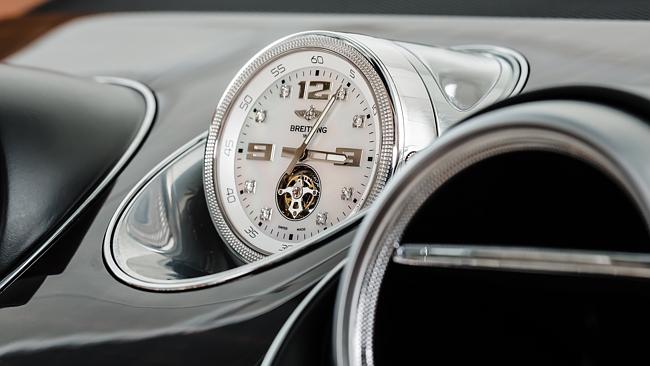 Bentley bentayga 2025 breitling clock