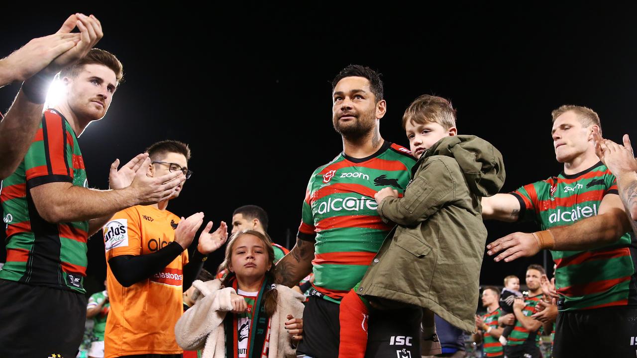 CANBERRA, AUSTRALIA - SEPTEMBER 27: John Sutton of the Rabbitohs is given a guard of honour by his team mates as he walks from the field with his children following the NRL Preliminary Final match between the Canberra Raiders and the South Sydney Rabbitohs at GIO Stadium on September 27, 2019 in Canberra, Australia. (Photo by Brendon Thorne/Getty Images)