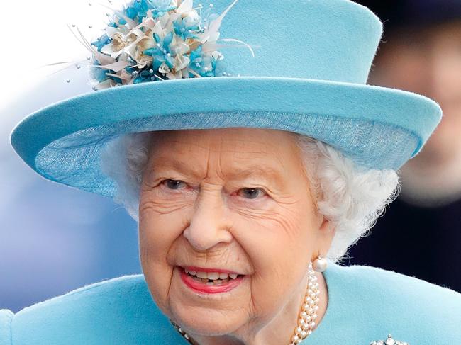 Unwell Queen plans shock visit