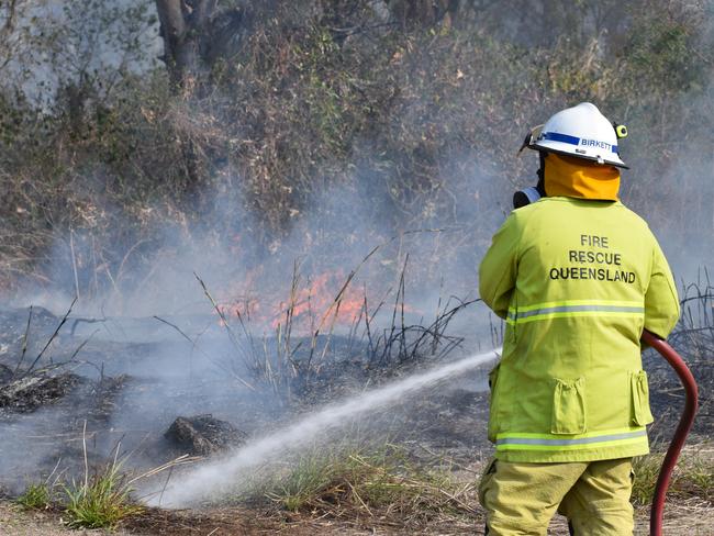 ‘Prepare to leave’: 20 crews battle raging bushfire