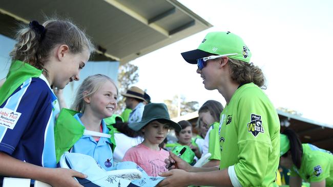 Griffith wants senior stars to talk to the younger players, like teenager Phoebe Litchfield (R). Picture: Getty