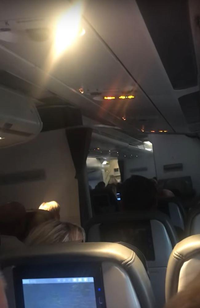 Thomas Cook collapse: Flight attendant breaks down on final plane trip ...