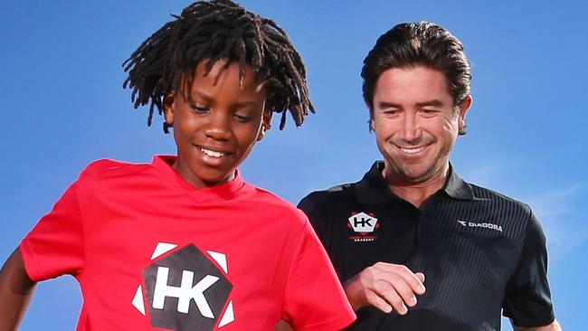 PA PHOTOS / AAP- UK USE ONLY : Australian soccer star Harry Kewell during a  training run with his club Leeds United at Victoria Park, the home of the  Australian Rules Football