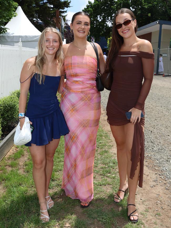 Milly McPherson, Jada Skennerton and Ellie Rosenow attend the Ballarat Cup. Picture: Brendan Beckett