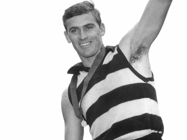 Alistair Lord accepts his Brownlow Medal in 1962.