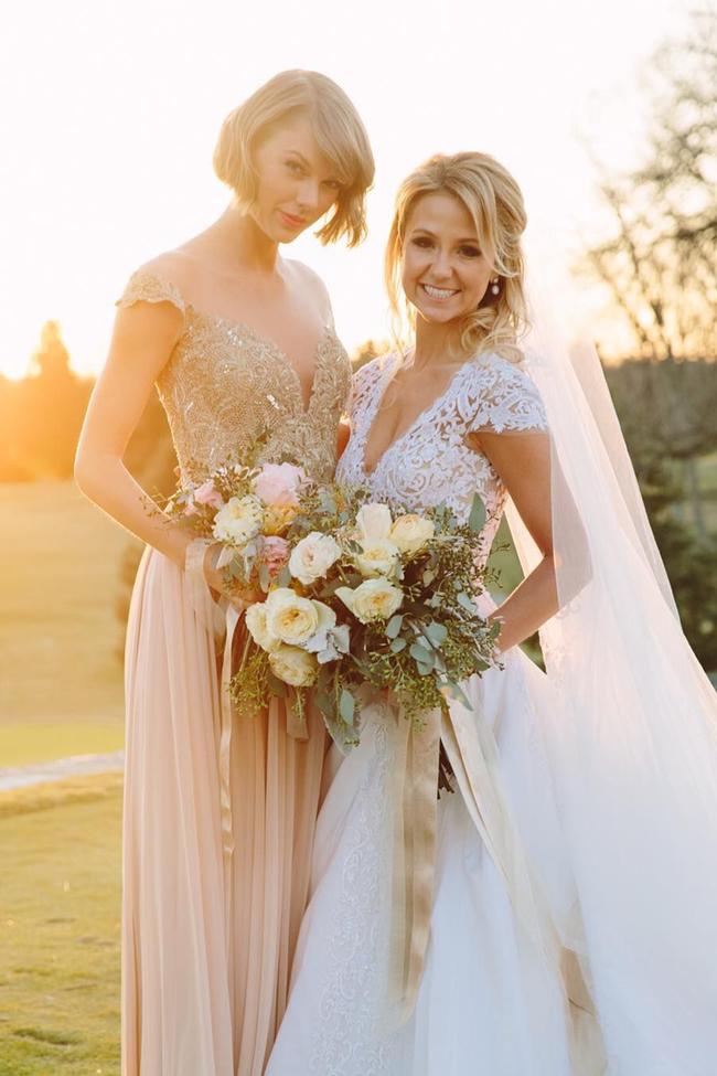 Image credit: Instagram.com/taylorswiftTaylor SwiftTaylor Swift played maid of honour for her childhood best friend Brit Maack back in March of 2016.