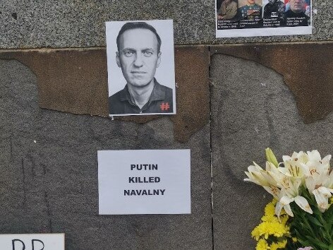 The memorial on Princes Bridge.