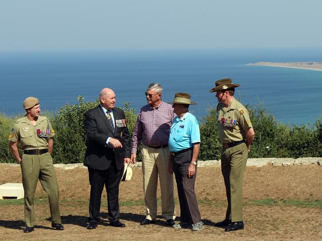 Pretty point ... (L-R) Victoria Cross (VC) recipient Corporal Mark Donaldson, Australian Governor-General Sir Peter Cosgrove, Doug Baird, the father of VC winner Corporal Cameron Baird, and VC recipients Keith Payne and Corporal Daniel Keighran at a ceremony for the 100th anniversary of the Battle of Lone Pine at Anzac Cove on the Gallipoli Peninsula, Turkey. Picture: AAP