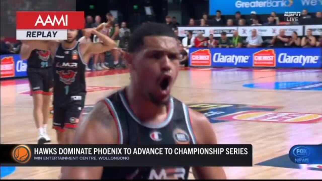 Hawks thump Phoenix to advance to Finals