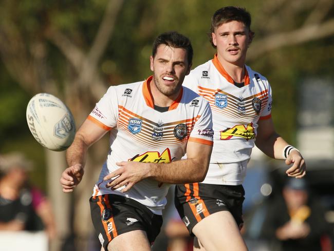 (L-R) Nathan Rumsby and Daniel Payne will be in action for The Oaks against Oakdale. Picture: Warren Gannon Photography