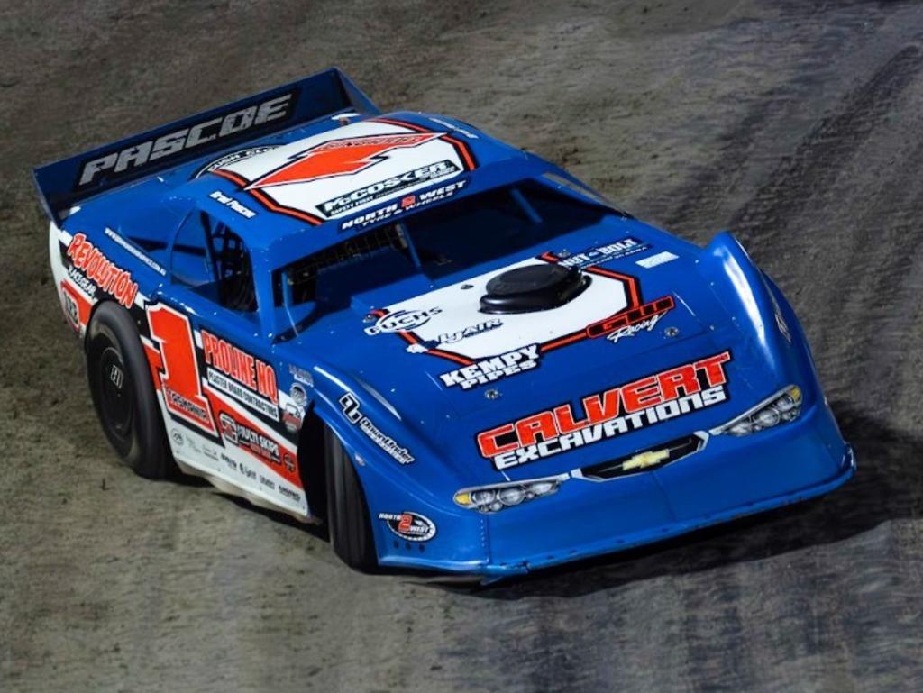 Ipswich super sedan driver Brad Pascoe on track at Gladstone. Photo: New Light Media