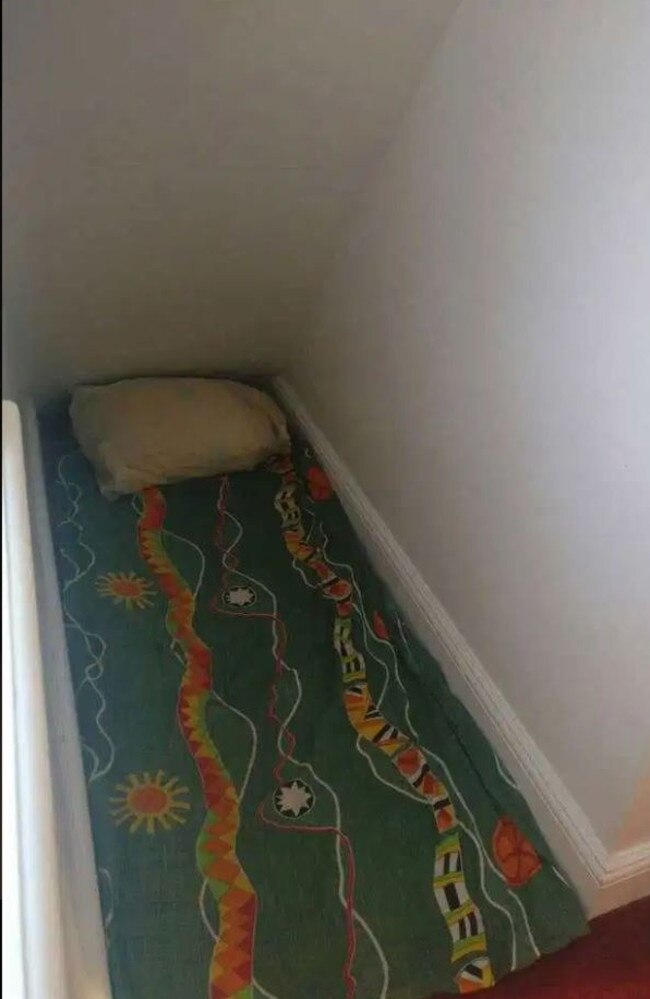 The listing did show the bed in the corner of the room.