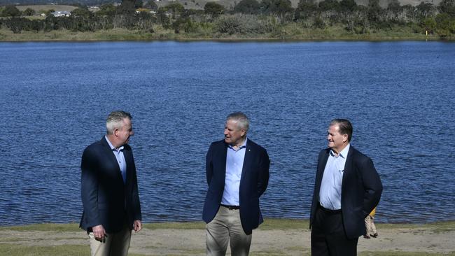 Federal Member for Page Kevin Hogan, Deputy Prime Minister Michael McCormack and Clarence Valley Council Mayor Jim Simmons.