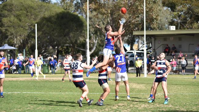 Chris Bryan soars for another high mark for Keysborough. Pic: Andy Bekierz (Andy’s Pix)