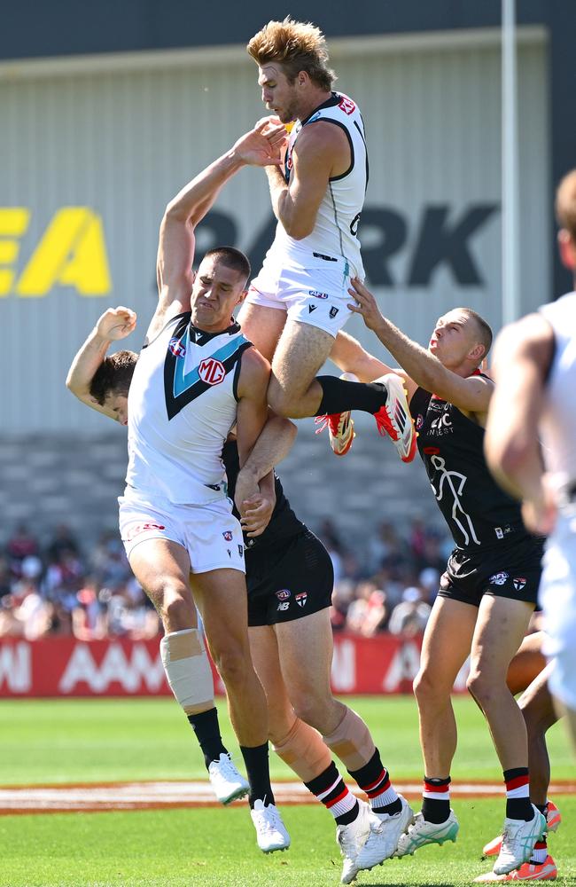 Jason Horne-Francis flies high. Picture: Getty Images