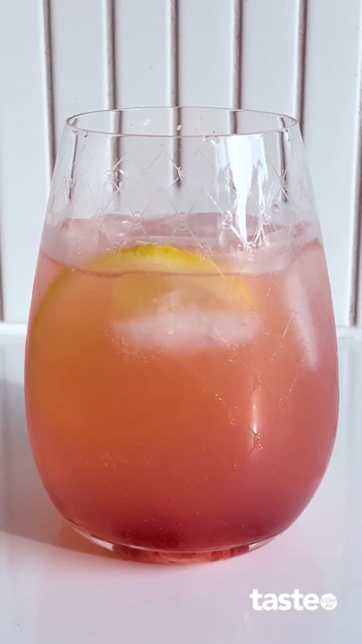 Gin jam fizz