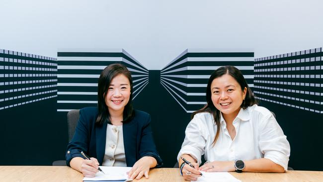 Abigail Tee, Pekat Solar business development manager (left) and Pei Jet Lim, AirTrunk vice president and country head, Malaysia.