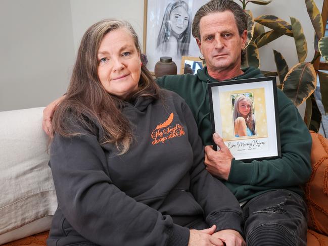 MELBOURNE, AUSTRALIA - MAY 18 2024Andrea and Paul Haynes hold a picture of their daughter Esra who passed away after trying chroming, which is believed to have been linked to social media use Picture: Brendan Beckett