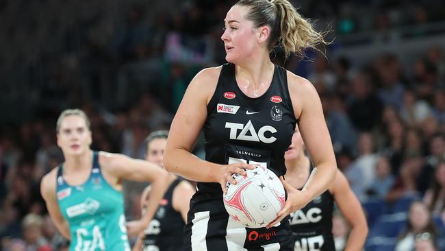 MELBOURNE, AUSTRALIA - MARCH 26: Sophie Garbin of the Magpies passes the ball during the round two Super Netball match between Collingwood Magpies and Melbourne Vixens at John Cain Arena, on March 26, 2023, in Melbourne, Australia. (Photo by Kelly Defina/Getty Images)