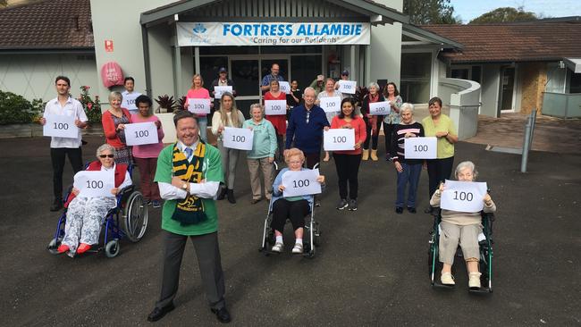 Celebrating 100 days of no colds, flu or COVID-19 at Allambie Heights Village aged care home. Picture: Supplied.