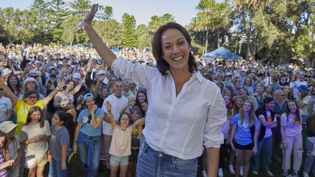 The independent candidate for Mackellar at the federal election on May 21, Sophie Scamps, at a campaign concert at Avalon on May 1. She says figures from a poll commissioned by the campaign suggest she’s in with a chance of winning the safe Liberal seat. Picture: Supplied