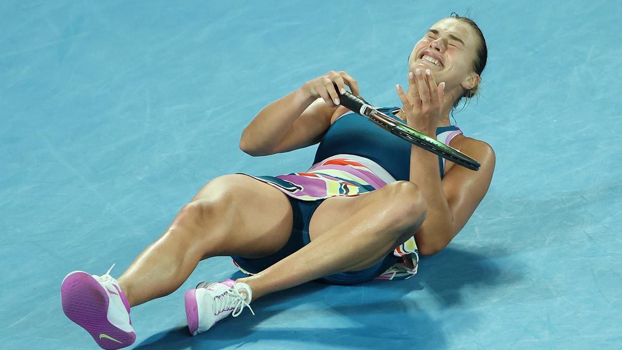 Aryna Sabalenka memenangkan gelar Grand Slam pertama, masalah servis, kesalahan ganda, reaksi