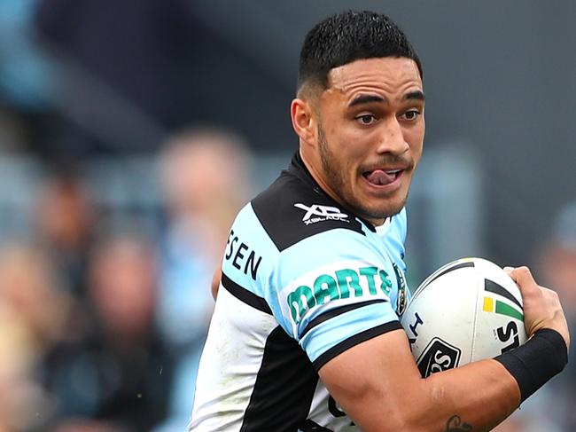 SYDNEY, AUSTRALIA - AUGUST 26:  Valentine Holmes of the Sharks makes a break during the round 24 NRL match between the Cronulla Sharks and the Newcastle Knights at Southern Cross Group Stadium on August 26, 2018 in Sydney, Australia.  (Photo by Cameron Spencer/Getty Images)