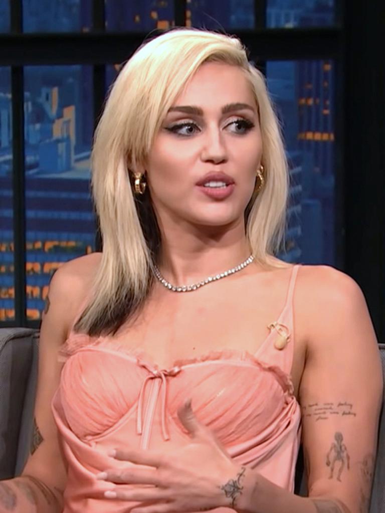 Miley Cyrus Opens Up With Seth Myers About Lightning Hitting Her Plane Au — Australia 