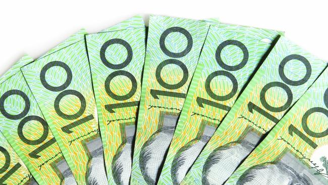 On Friday morning, the dollar was trading at 93.08 US cents.